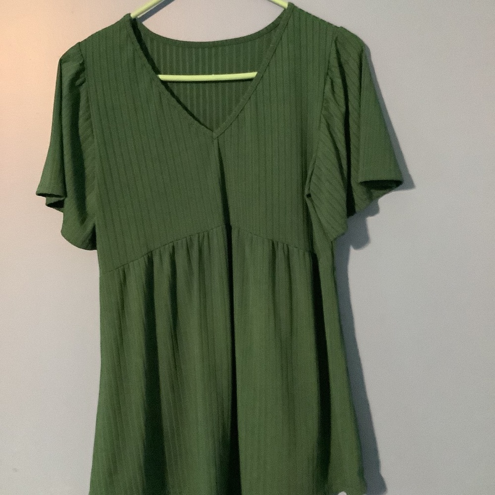Women’s Bohemian Solid Green Pleated Tunic Top Size M
